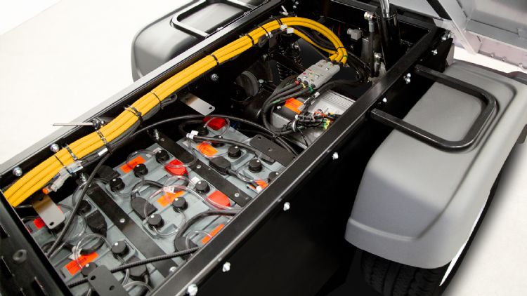 De LiFePO4-accu heeft volgens de fabrikant verreweg de hoogste specificaties. De LiFePO4-accu heeft volgens de fabrikant verreweg de hoogste specificaties.