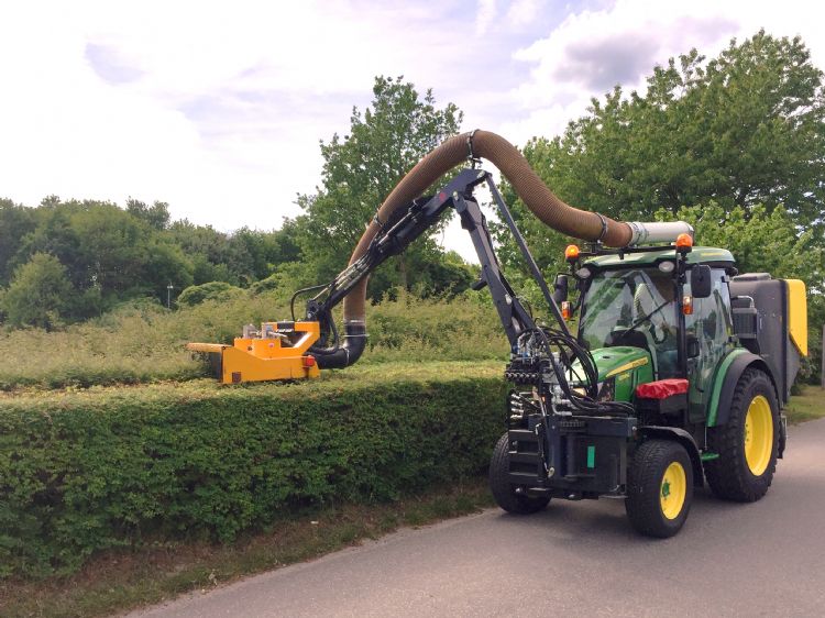 Marcel Peeters Cultuurtechnische en Agrarische Dienstverlening onderhoudt jaarlijks vele kilometers stedelijke en landschappelijke heggen. Marcel Peeters Cultuurtechnische en Agrarische Dienstverlening onderhoudt jaarlijks vele kilometers stedelijke en landschappelijke heggen.
