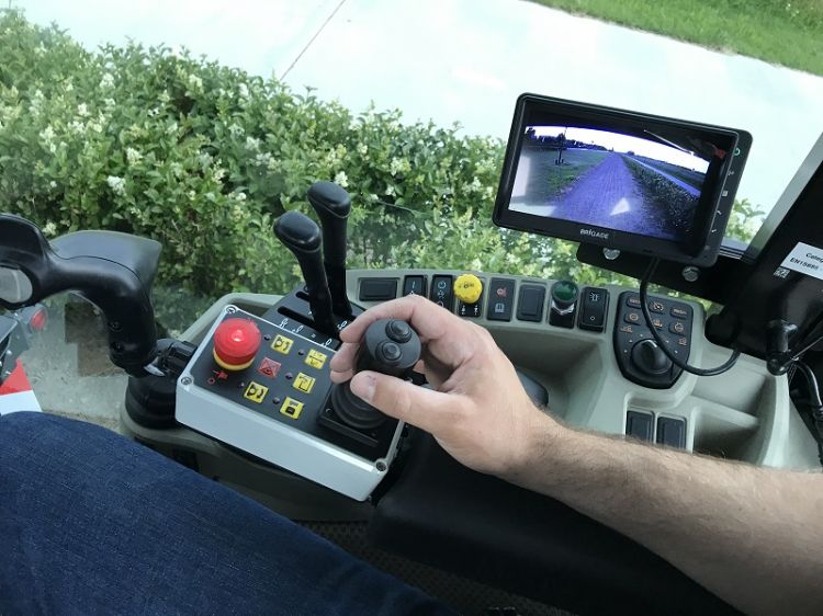 Het VFR-systeem, dat de maaibak perfect in het zicht van de bestuurder brengt Het VFR-systeem, dat de maaibak perfect in het zicht van de bestuurder brengt