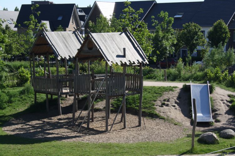 Speelhuisjes in speeltuin De Hoef in Utrecht