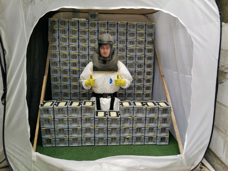 Een aantal monitoringskastjes in een afdeling van het monitoringsstation Een aantal monitoringskastjes in een afdeling van het monitoringsstation