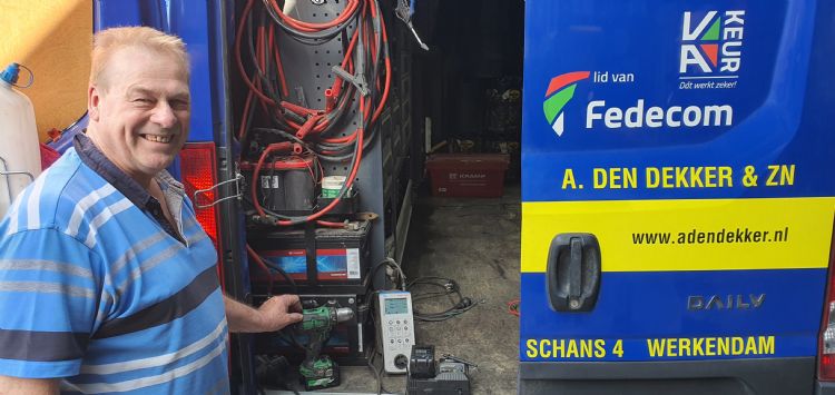 Arnold den Dekker: 'Wat een VA-keurmeester aan veiligheidsgebreken ziet, zal hij rapporteren.' Arnold den Dekker: 'Wat een VA-keurmeester aan veiligheidsgebreken ziet, zal hij rapporteren.'