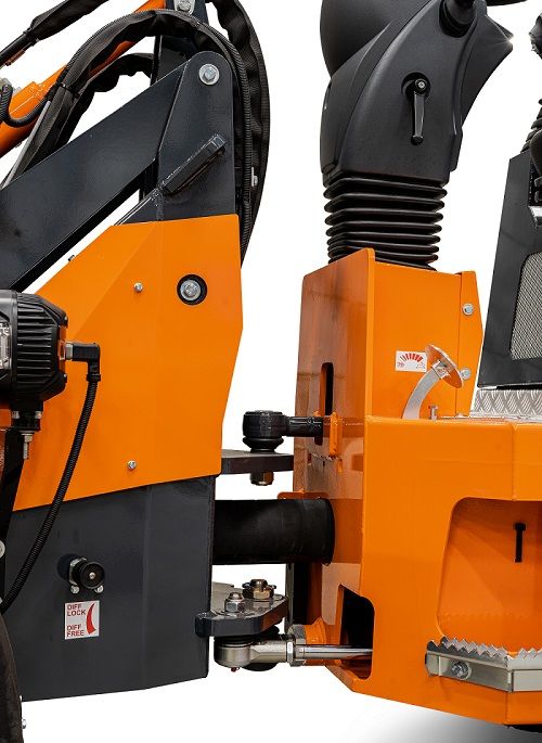 Er lopen geen bundels hydraulische slangen meer door het knikpunt. Er lopen geen bundels hydraulische slangen meer door het knikpunt.