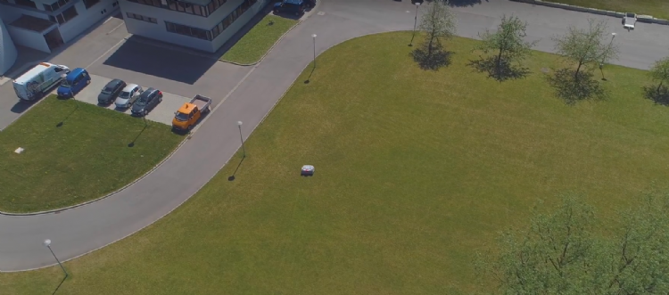 Maairobot op bedrijventerrein Maairobot op bedrijventerrein