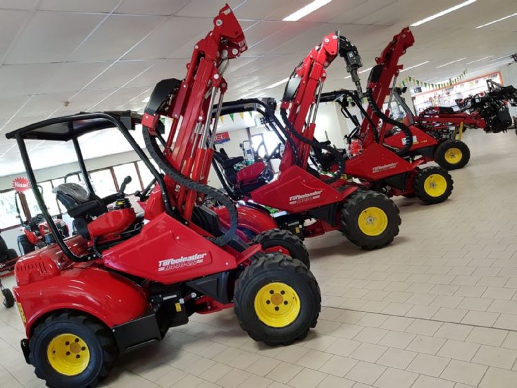 Verschillende types Turboloaders in de showroom bij importeur Lozeman Verschillende types Turboloaders in de showroom bij importeur Lozeman