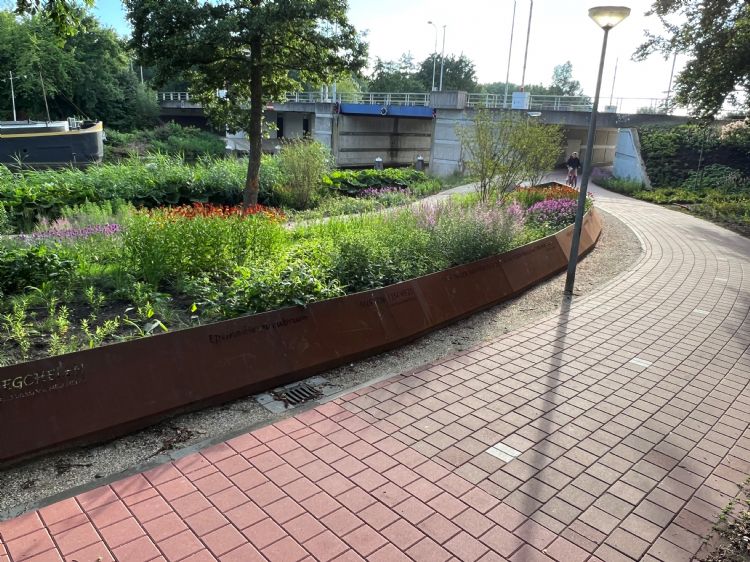 De verhoogde borders geven een heel speels effect De verhoogde borders geven een heel speels effect