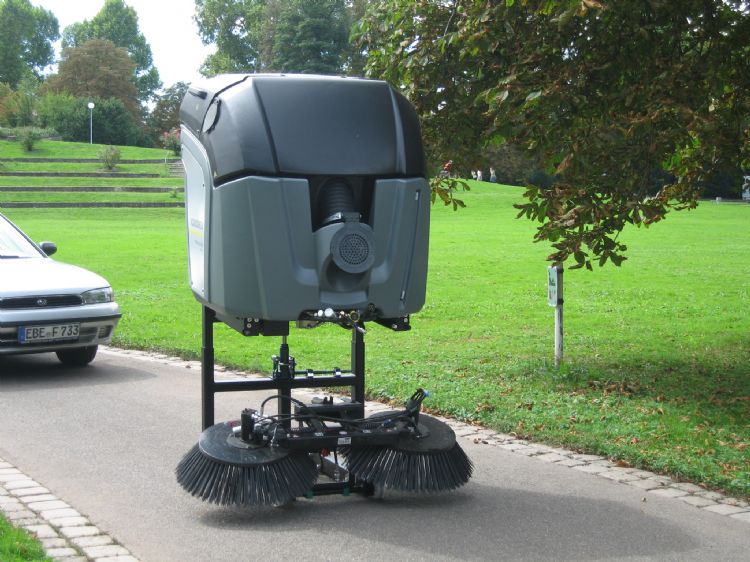 De borstelset waarmee één van de aangeschafte Kärcher MIC 34 C's multifunctioneel is De borstelset waarmee één van de aangeschafte Kärcher MIC 34 C's multifunctioneel is