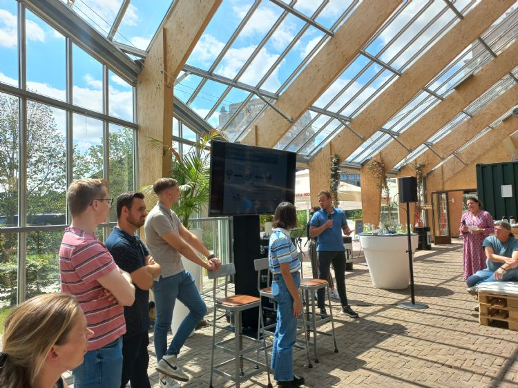 Projectpresentatie meldingssysteem Openbare Ruimte gemeente Zoetermeer Projectpresentatie meldingssysteem Openbare Ruimte gemeente Zoetermeer