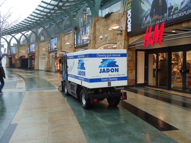 Reiniging van het Beursplein Reiniging van het Beursplein