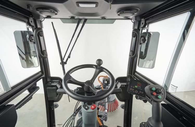 Veel comfort in de cabine van de RECO eTrac Veel comfort in de cabine van de RECO eTrac