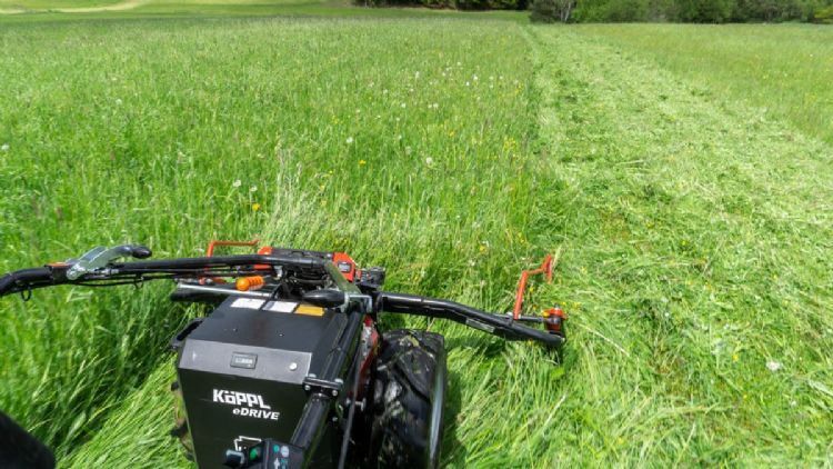 De nieuwe CC-E elektrische, tweewielige werktuigdrager van Köppl De nieuwe CC-E elektrische, tweewielige werktuigdrager van Köppl