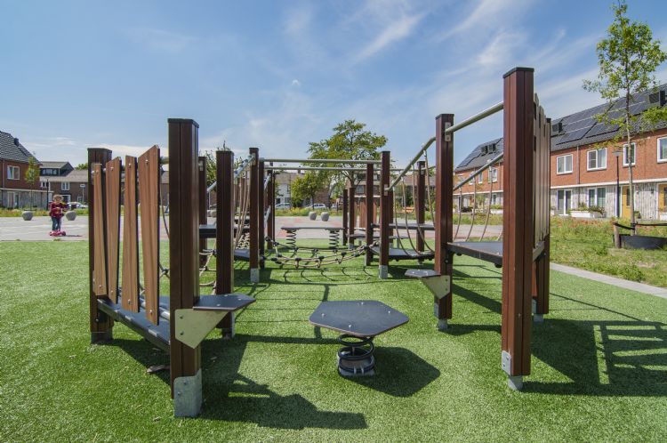 Evenwichtsparcours in houtlook Evenwichtsparcours in houtlook