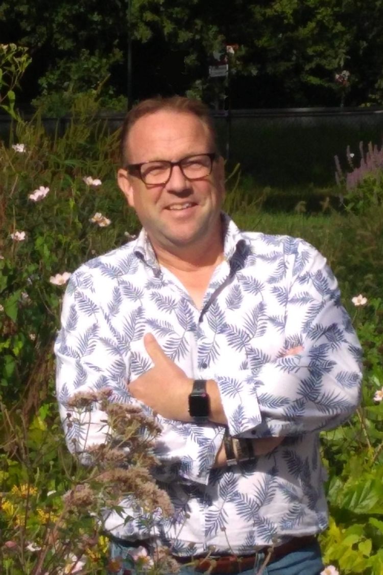 Henri Peters geeft workshops bij gemeenten in het hele land. Henri Peters geeft workshops bij gemeenten in het hele land.