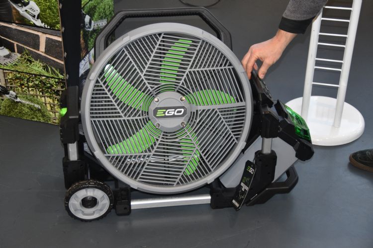 Ventilator met mistfunctie Ventilator met mistfunctie