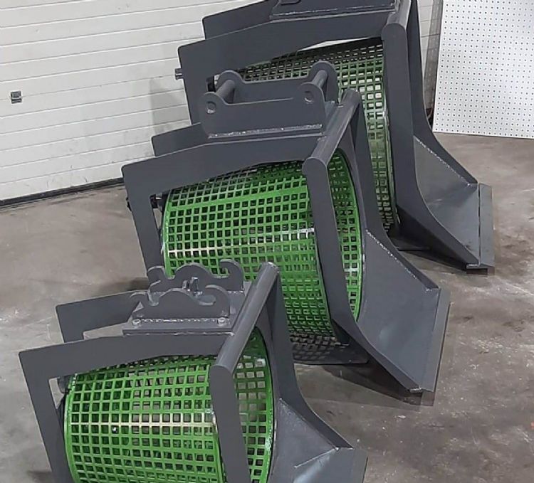 Scheer ontwikkelt ook hardox zeefbakken, verkrijgbaar in vele maten Scheer ontwikkelt ook hardox zeefbakken, verkrijgbaar in vele maten