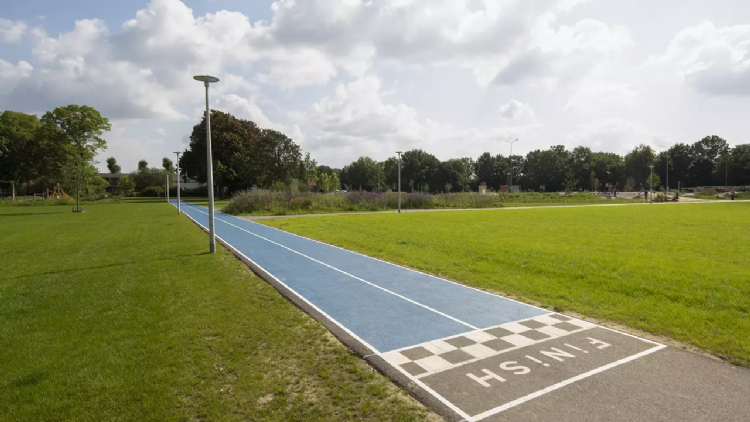 Het park biedt tevens gelegenheid voor hardlopers Het park biedt tevens gelegenheid voor hardlopers