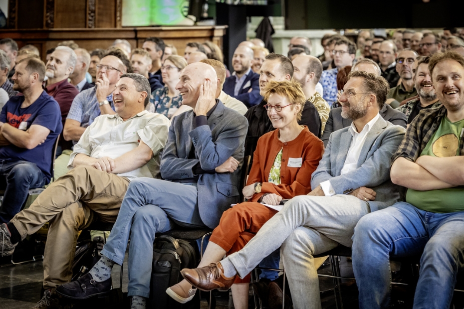 Boeiende lezingen vulden het programma. Beeld: Norminstituut Bomen Boeiende lezingen vulden het programma. Beeld: Norminstituut Bomen