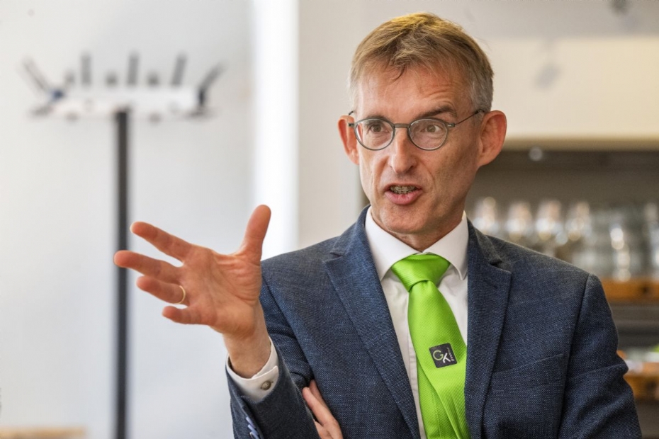 Dick Oosthoek: 'De gemeentelijke taal is een andere dan die van groenbeheerders' Dick Oosthoek: 'De gemeentelijke taal is een andere dan die van groenbeheerders'