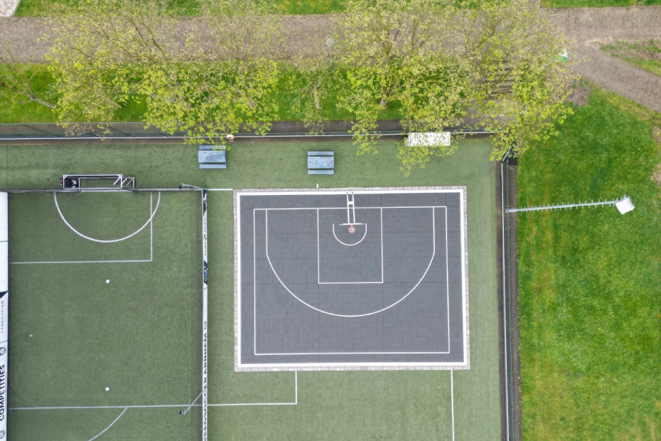 Het 3x3 basketbalveld van bovenaf bezien (Foto: W&H Sports)