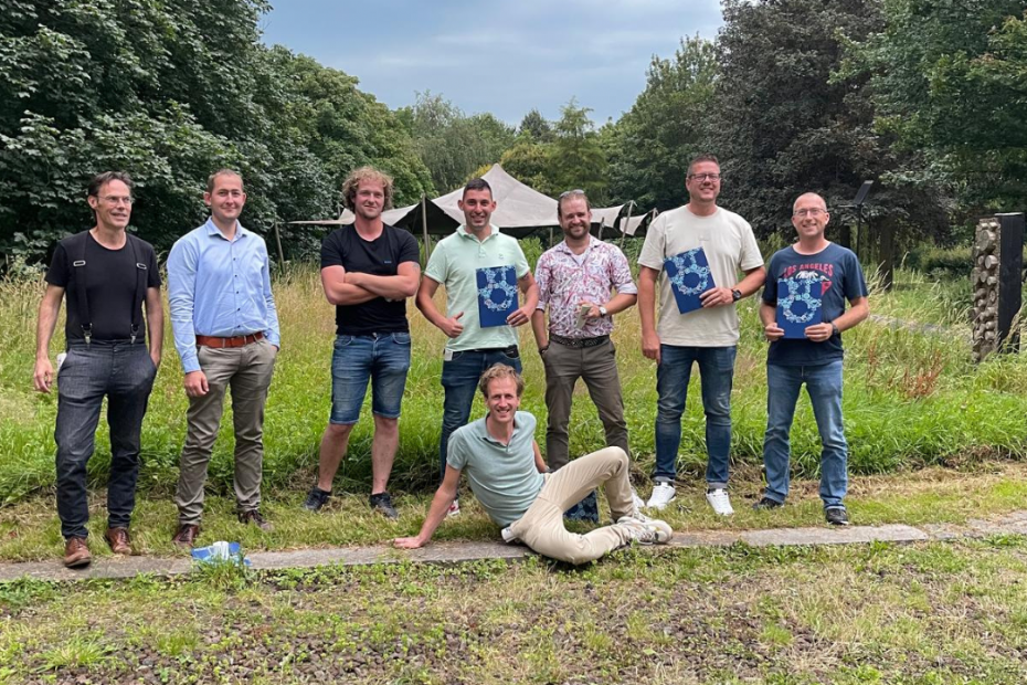 De nieuwe (aankomend) projectleiders hebben hun diploma in ontvangst genomen. De nieuwe (aankomend) projectleiders hebben hun diploma in ontvangst genomen.