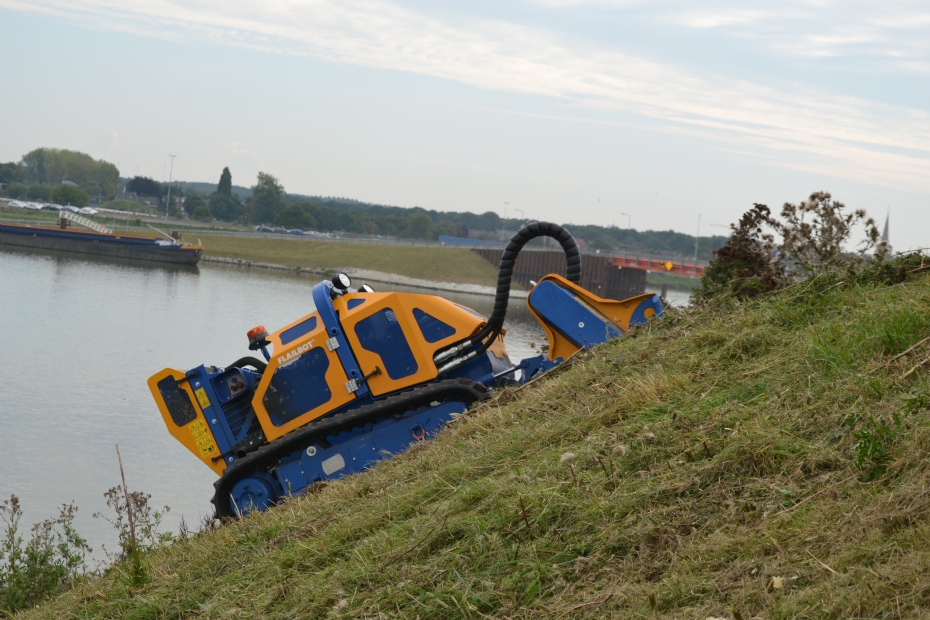 De Bomford Flailbot is het vlaggenschip van de radiografisch bestuurbare machines van Bomford.