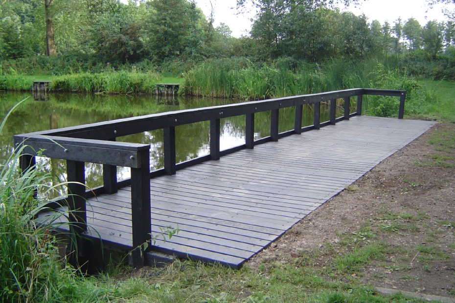 Vissteiger van gerecyclede kunststof Vissteiger van gerecyclede kunststof