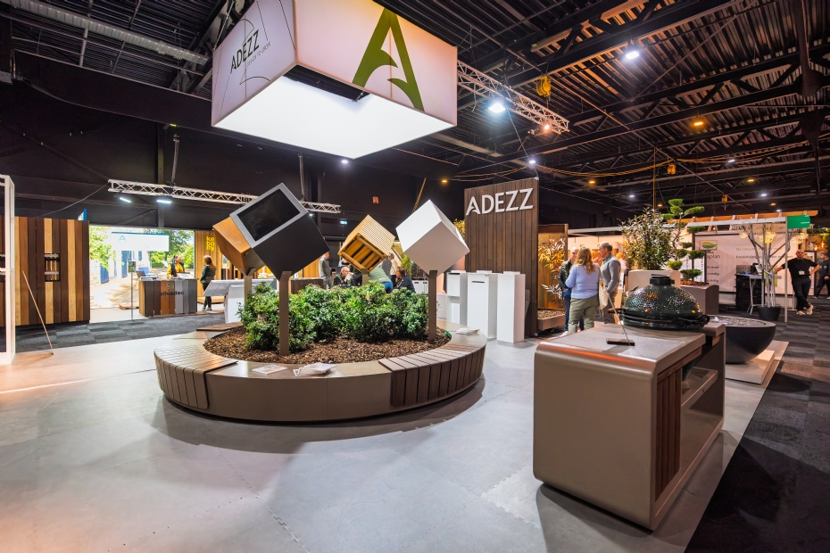Adezz en FURNS presenteerden de Revert-keerwand op de Groene Sector Vakbeurs in Hardenberg. Adezz en FURNS presenteerden de Revert-keerwand op de Groene Sector Vakbeurs in Hardenberg.