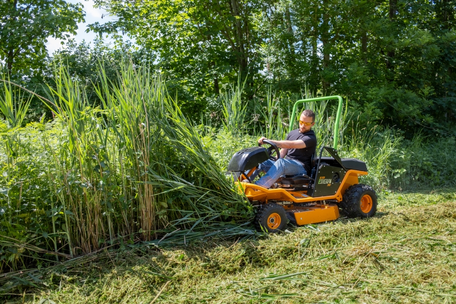 De AS-Motor 920 E-Sherpa 2WD in actie De AS-Motor 920 E-Sherpa 2WD in actie