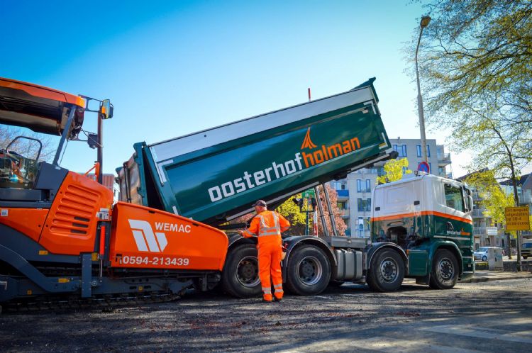 Grondverzet door Koninklijke Oosterhof Holman Grondverzet door Koninklijke Oosterhof Holman