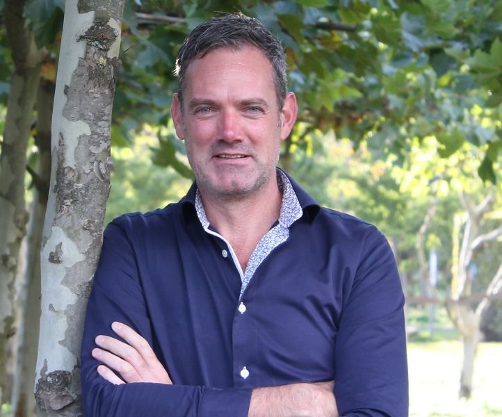 Joost Verhagen: 'i-Tree Nederland is perfect in te zetten voor het leveren van stuurinformatie. Daarvoor moet het worden ingezet, niet zozeer als instrument om te berekenen wat een boom jaarlijks zou opleveren in euro's. Niemand krijgt euro's in zijn zakk Joost Verhagen: 'i-Tree Nederland is perfect in te zetten voor het leveren van stuurinformatie. Daarvoor moet het worden ingezet, niet zozeer als instrument om te berekenen wat een boom jaarlijks zou opleveren in euro's. Niemand krijgt euro's in zijn zakk