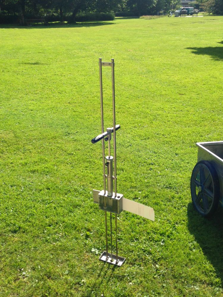 Meten indringingsweerstand van de bodem. Meten indringingsweerstand van de bodem.