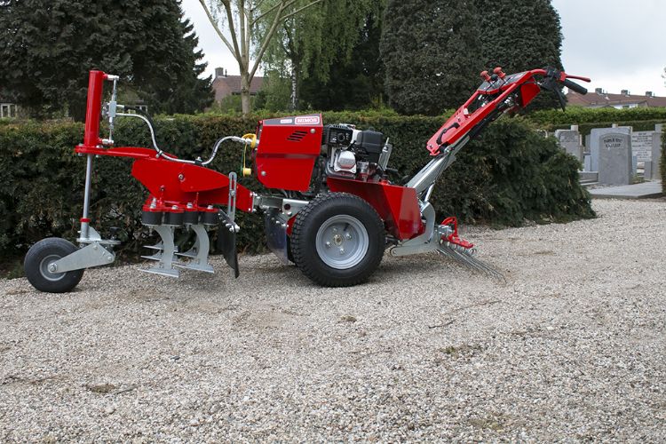 Nimos - HA met schoffelwerktuig Nimos - HA met schoffelwerktuig