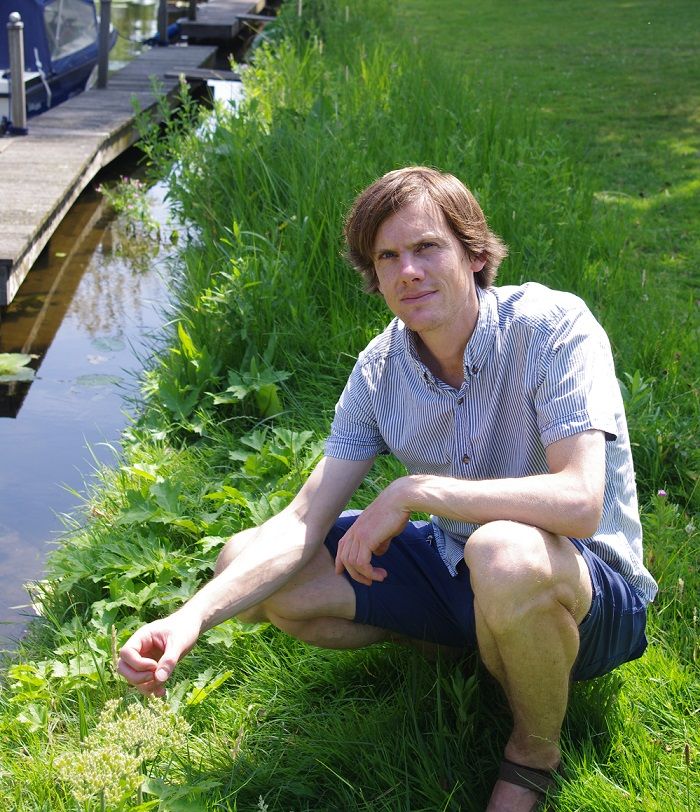 Door ruimte te maken voor de rietorchis krijgt ook de reuzenberenklauw vrij spel. Door ruimte te maken voor de rietorchis krijgt ook de reuzenberenklauw vrij spel.