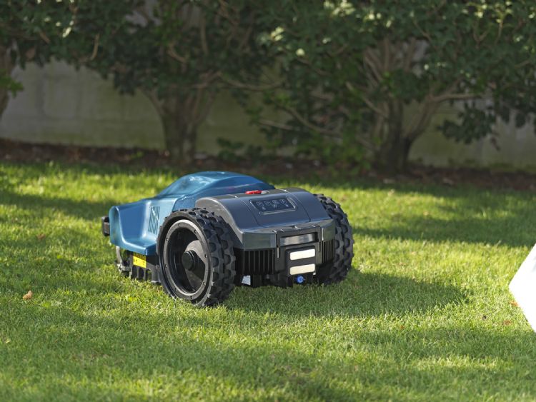 Dankzij de brede en zachte wielen meer grip en minder spoorvorming. Dankzij de brede en zachte wielen meer grip en minder spoorvorming.