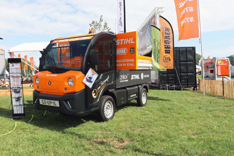 Onder andere een 100% elektrische Goupil G4 werd door Goupil importeur Van Blitterswijk Eco-Mobiliteit, Stihl en Brover (om)gebouwd Onder andere een 100% elektrische Goupil G4 werd door Goupil importeur Van Blitterswijk Eco-Mobiliteit, Stihl en Brover (om)gebouwd