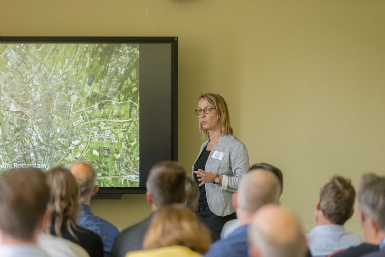 'De kennis uit mijn promotieonderzoek kan direct benut worden door ontwerpers en landschapsarchitecten.' 'De kennis uit mijn promotieonderzoek kan direct benut worden door ontwerpers en landschapsarchitecten.'