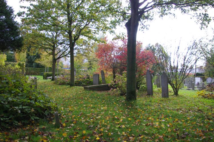 Inwoners koesteren de begraafplaatsen in de gemeente.