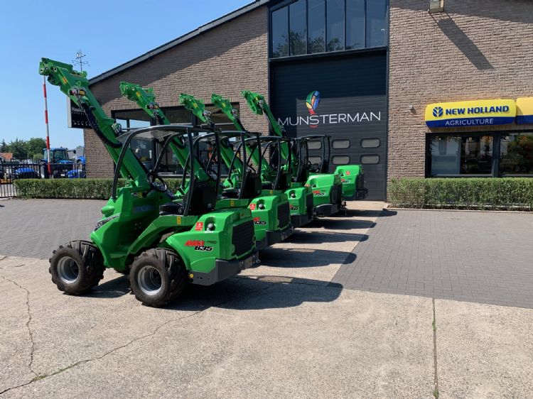 Munsterman heeft een groot aantal Avant-machines klaarstaan. Munsterman heeft een groot aantal Avant-machines klaarstaan.
