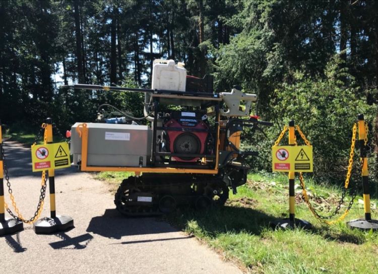 Banning: 'Onze experts hebben de Rootwave Pro op een elektrische kruiwagen staan. We kunnen overal tussendoor, ook in achtertuinen. We werken in en rond Arnhem veel in natuurgebieden en in de bossen, waar je met de auto niet kunt komen.' Banning: 'Onze experts hebben de Rootwave Pro op een elektrische kruiwagen staan. We kunnen overal tussendoor, ook in achtertuinen. We werken in en rond Arnhem veel in natuurgebieden en in de bossen, waar je met de auto niet kunt komen.'