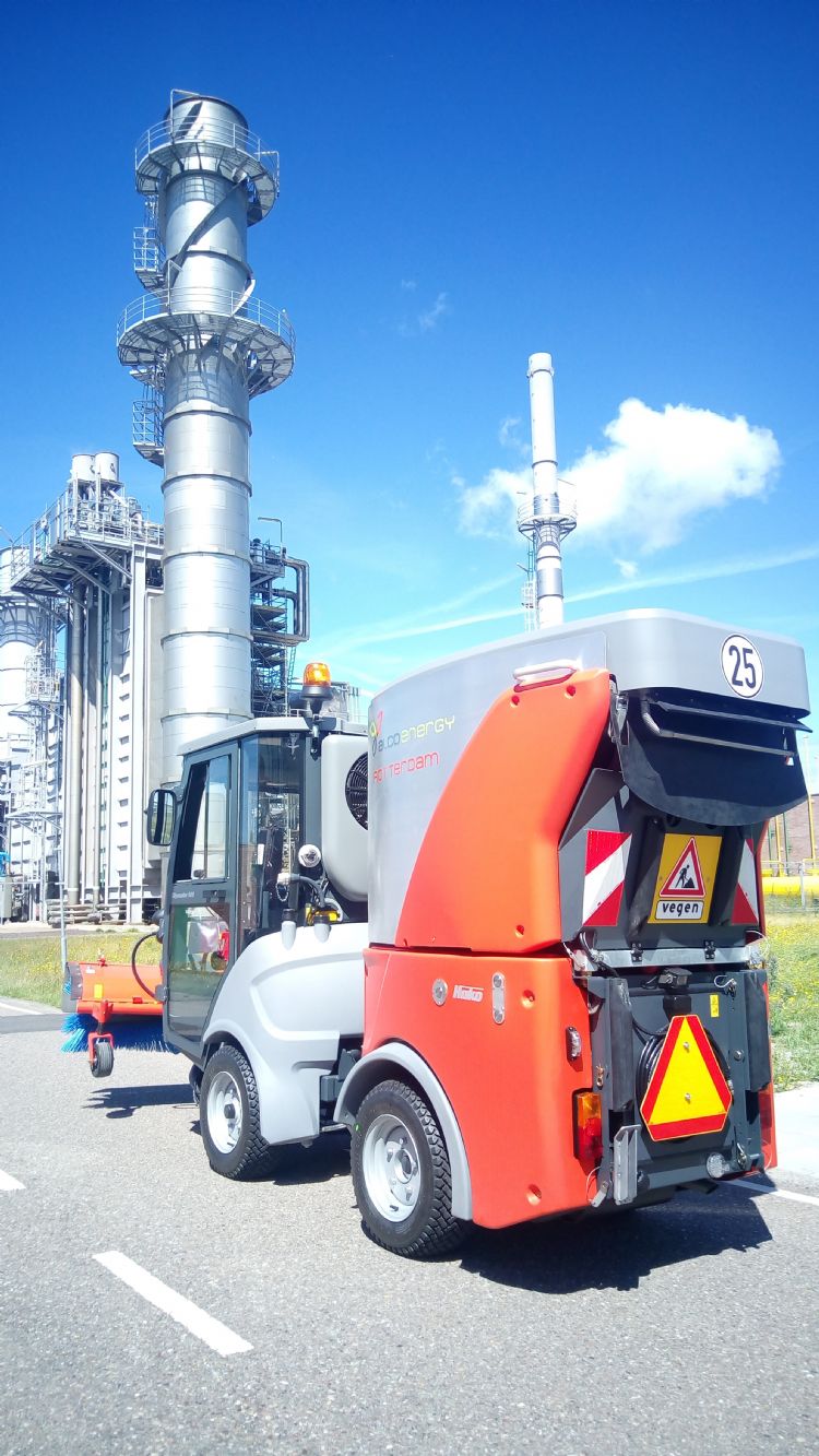 Bio-ethanol producent, Alco Energy, ruimt mais en maisstof op met deze Hako. Bio-ethanol producent, Alco Energy, ruimt mais en maisstof op met deze Hako.