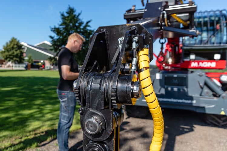 Bij TTC kan deze zware 'kruiskoppeling' worden geblokkeerd. Daarmee krijgt de aangebouwde velkop een andere functie. Bij TTC kan deze zware 'kruiskoppeling' worden geblokkeerd. Daarmee krijgt de aangebouwde velkop een andere functie.