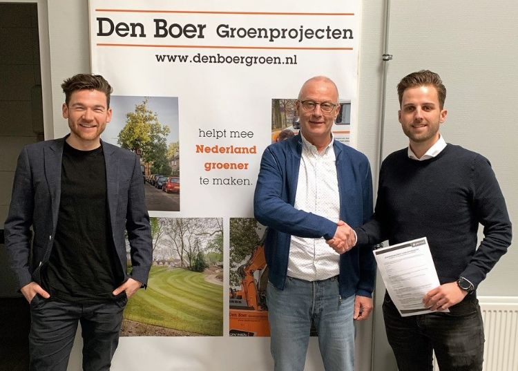 V.l.n.r.: Kees van Rengs (eigenaar en oprichter Plennid), Jan den Boer (directeur Den Boer Groenprojecten) en Niek Franken (eigenaar en oprichter Plennid)