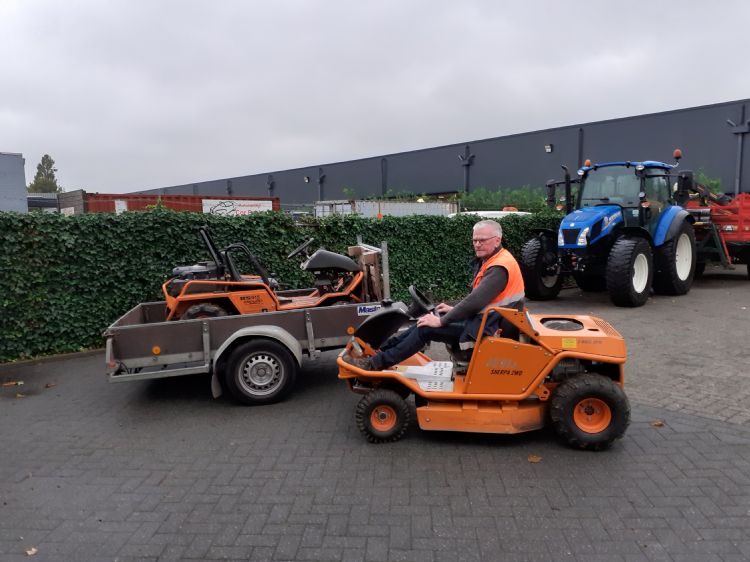 Paul van Zwam, voorman bij IBN in Uden, zocht en vond de machines die hij nodig had. Paul van Zwam, voorman bij IBN in Uden, zocht en vond de machines die hij nodig had.