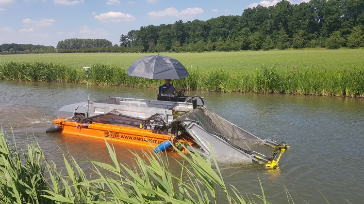 Al snel kwam er een Conver MC101 0003. Al snel kwam er een Conver MC101 0003.