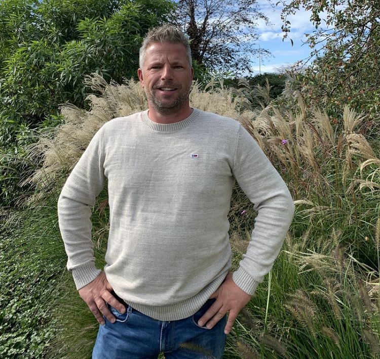 Een geluid dat meer gehoord wordt: Pieter van 't Wout pleit ervoor grote opdrachten over bijvoorbeeld drie kwekers te spreiden. Een geluid dat meer gehoord wordt: Pieter van 't Wout pleit ervoor grote opdrachten over bijvoorbeeld drie kwekers te spreiden.