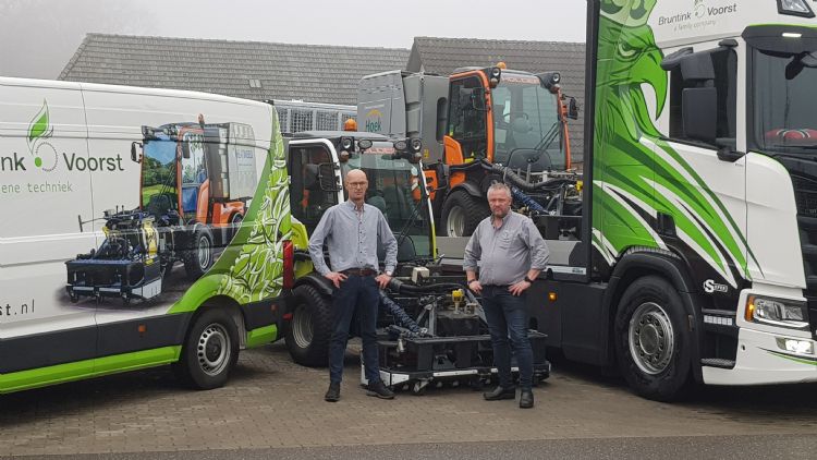 Links Johan Bruntink, rechts André Bruntink (Bruntink Machinehandel) Links Johan Bruntink, rechts André Bruntink (Bruntink Machinehandel)