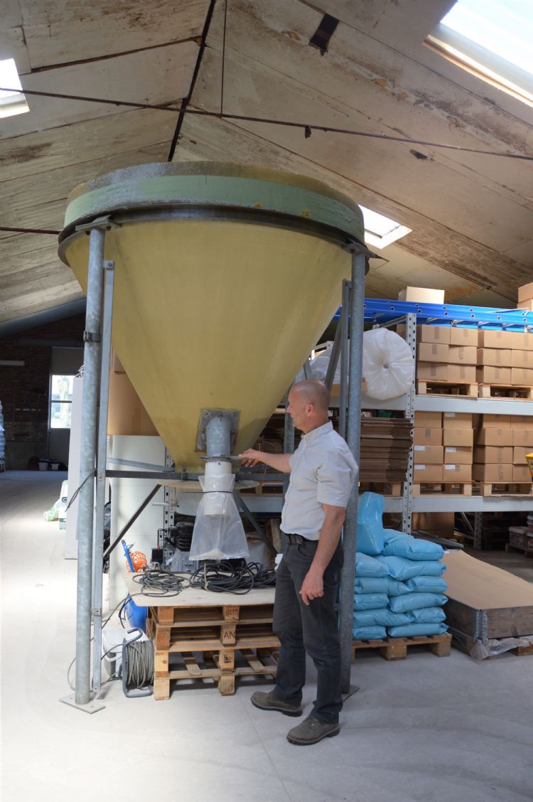 De vorige machines waren nog gebaseerd op oude voersilo, waarmee het slim en eenvoudig werd ingepakt De vorige machines waren nog gebaseerd op oude voersilo, waarmee het slim en eenvoudig werd ingepakt