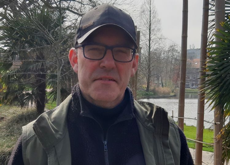 Tuinchef Theo Houthoff: 'We sproeiden voorheen onder tijdsdruk. 's Nachts durfden we niet te sproeien vanwege zwakke plekken in het systeem en dus kans op lekkage.' Tuinchef Theo Houthoff: 'We sproeiden voorheen onder tijdsdruk. 's Nachts durfden we niet te sproeien vanwege zwakke plekken in het systeem en dus kans op lekkage.'