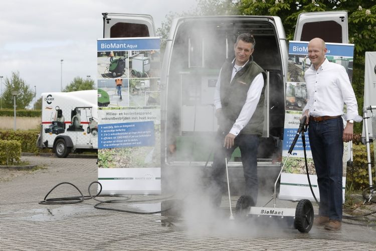 Mantis ULV op de Demo-Doe-Dag Onkruid & Reiniging