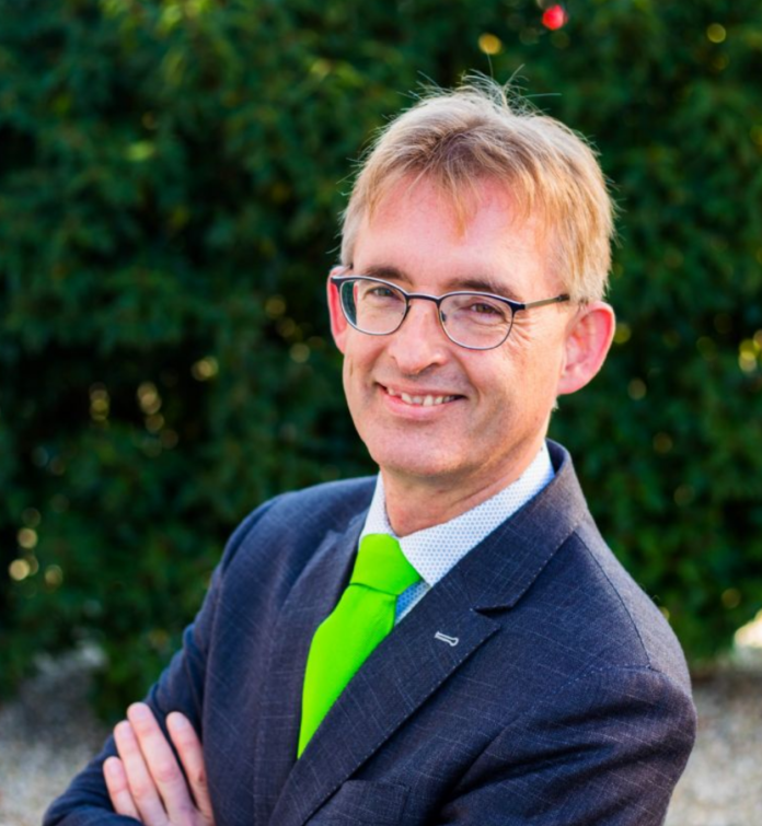 Dick Oosthoek van Stichting Kleurkeur: 'De markt is toe aan uniformiteit bij ecologisch maaien.'